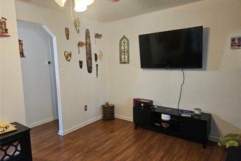 House in Tampa, Florida 3 bedrooms, 86.96 sq.m. № 1817333 - photo 11
