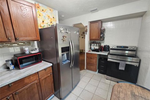 House in Tampa, Florida 3 bedrooms, 86.96 sq.m. № 1817333 - photo 7