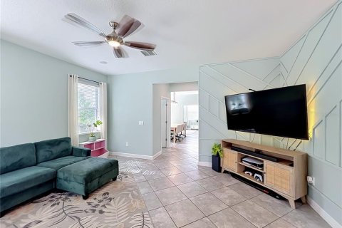 House in STOREY PARK in Orlando, Florida 3 bedrooms, 185.25 sq.m. № 2206580 - photo 13