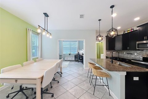 House in STOREY PARK in Orlando, Florida 3 bedrooms, 185.25 sq.m. № 2206580 - photo 18