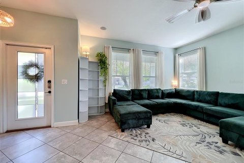 House in STOREY PARK in Orlando, Florida 3 bedrooms, 185.25 sq.m. № 2206580 - photo 14