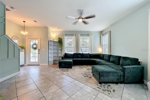 House in STOREY PARK in Orlando, Florida 3 bedrooms, 185.25 sq.m. № 2206580 - photo 15