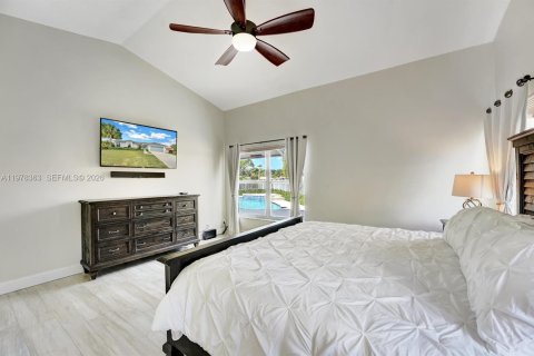House in Lake Worth, Florida 3 bedrooms, 175.96 sq.m. № 2041922 - photo 13