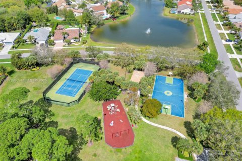 House in Lake Worth, Florida 3 bedrooms, 175.96 sq.m. № 2041922 - photo 5