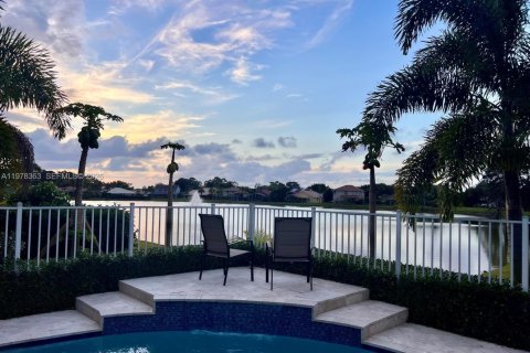 House in Lake Worth, Florida 3 bedrooms, 175.96 sq.m. № 2041922 - photo 20