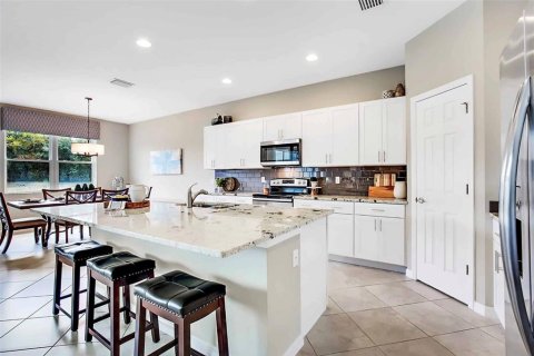 House in Spring Hill, Florida 4 bedrooms, 212.75 sq.m. № 1541583 - photo 3