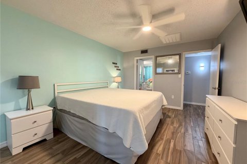 Condo in New Port Richey, Florida, 1 bedroom  № 2095447 - photo 12