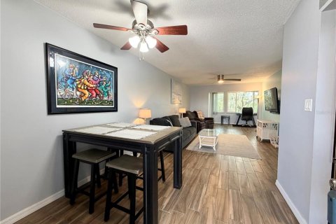 Condo in New Port Richey, Florida, 1 bedroom  № 2095447 - photo 10