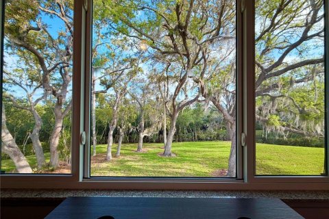 Condo in New Port Richey, Florida, 1 bedroom  № 2095447 - photo 2