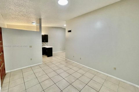 Copropriété à louer à Miami, Floride: 2 chambres, 70.61 m2 № 2027552 - photo 6