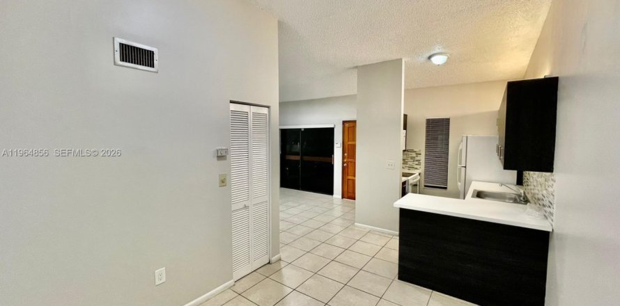 Condo à Miami, Floride, 2 chambres  № 2027552