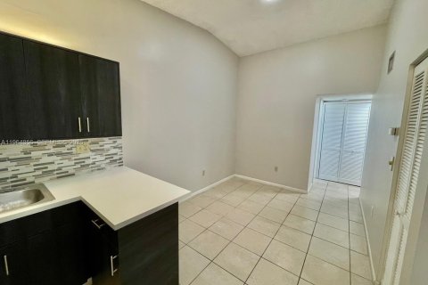 Copropriété à louer à Miami, Floride: 2 chambres, 70.61 m2 № 2027552 - photo 3