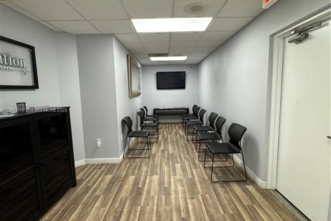 Propiedad comercial en venta en Palmetto Bay, Florida № 1871626 - foto 6