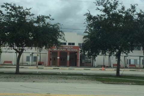 Adosado en venta en Tamarac, Florida, 3 dormitorios, 134.34 m2 № 1972381 - foto 9