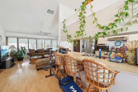 House in Sarasota, Florida 2 bedrooms, 98.76 sq.m. № 1722236 - photo 12