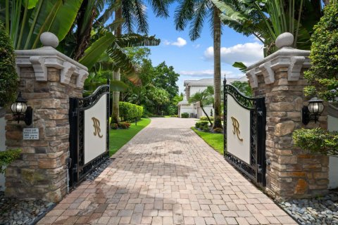 House in Parkland, Florida 6 bedrooms, 1200.67 sq.m. № 2181907 - photo 3