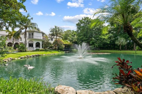 House in Parkland, Florida 6 bedrooms, 1200.67 sq.m. № 2181907 - photo 18