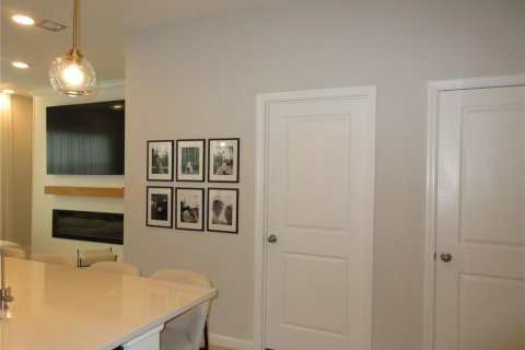 Touwnhouse à vendre à Apopka, Floride: 3 chambres, 170.29 m2 № 2424082 - photo 6