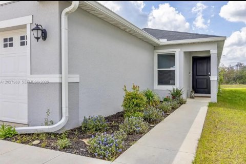 House in Davenport, Florida 4 bedrooms, 151.15 sq.m. № 2177471 - photo 3