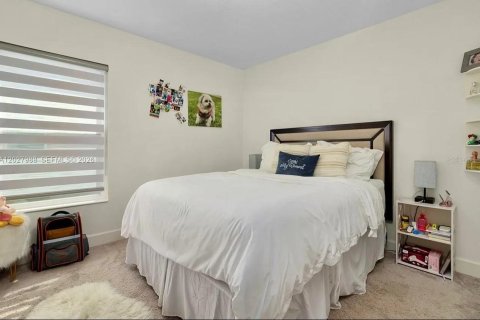House in Davenport, Florida 4 bedrooms, 151.15 sq.m. № 2177471 - photo 21