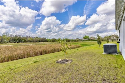 House in Davenport, Florida 4 bedrooms, 151.15 sq.m. № 2177471 - photo 9