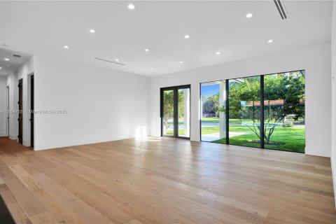 House in Palmetto Bay, Florida 5 bedrooms, 232.44 sq.m. № 1962511 - photo 5