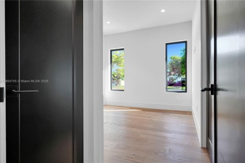 House in Palmetto Bay, Florida 5 bedrooms, 232.44 sq.m. № 1962511 - photo 23