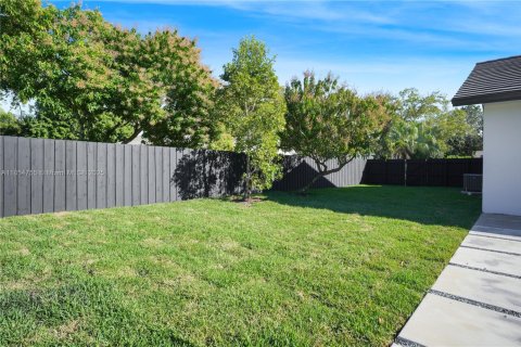 House in Palmetto Bay, Florida 5 bedrooms, 232.44 sq.m. № 1962511 - photo 29