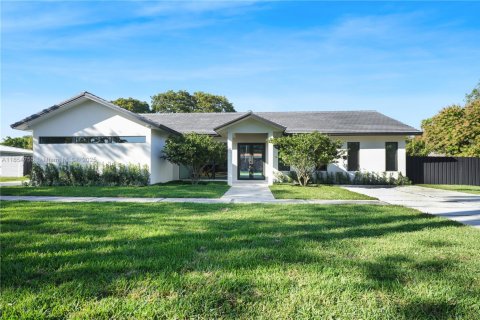 House in Palmetto Bay, Florida 5 bedrooms, 232.44 sq.m. № 1962511