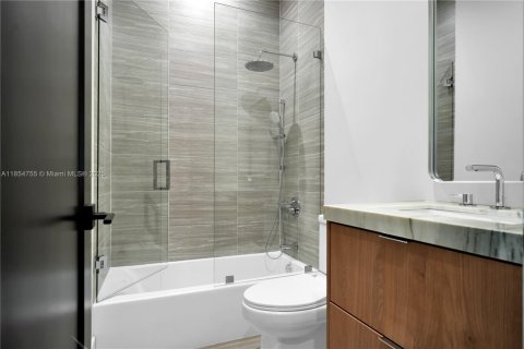 House in Palmetto Bay, Florida 5 bedrooms, 232.44 sq.m. № 1962511 - photo 24