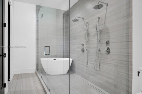 House in Palmetto Bay, Florida 5 bedrooms, 232.44 sq.m. № 1962511 - photo 15