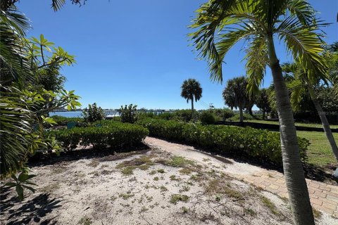 Villa ou maison à vendre à Nokomis, Floride: 4 chambres, 250.56 m2 № 2415413 - photo 15