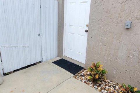 Commercial property in Miramar, Florida 1 bedroom, 151.62 sq.m. № 1848377 - photo 9