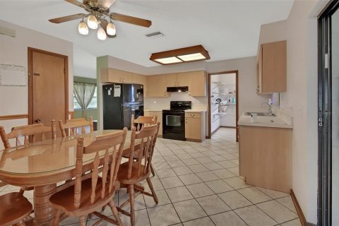 Villa ou maison à vendre à Orange City, Floride: 4 chambres, 181.72 m2 № 1918197 - photo 9