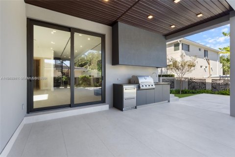 Commercial property in Fort Lauderdale, Florida № 2057595 - photo 14