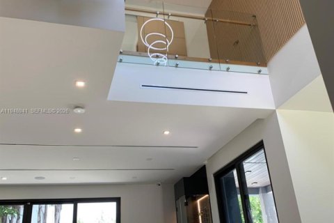 Commercial property in Fort Lauderdale, Florida № 2057595 - photo 8