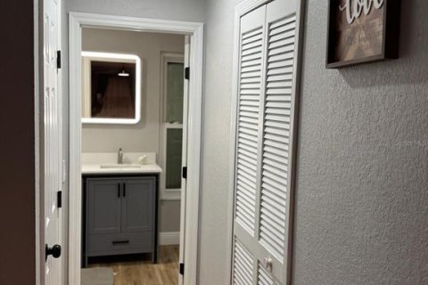 Casa en venta en New Port Richey, Florida, 4 dormitorios, 210.24 m2 № 1899424 - foto 21