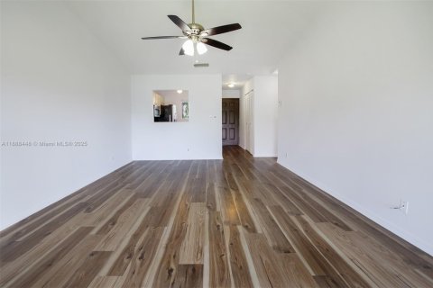 Condo in Boca Raton, Florida, 2 bedrooms  № 1943674 - photo 9