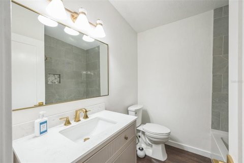 House in Tampa, Florida 3 bedrooms, 165.83 sq.m. № 1851171 - photo 18