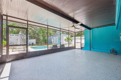 House in Tampa, Florida 3 bedrooms, 165.83 sq.m. № 1851171 - photo 25