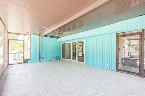 House in Tampa, Florida 3 bedrooms, 165.83 sq.m. № 1851171 - photo 26