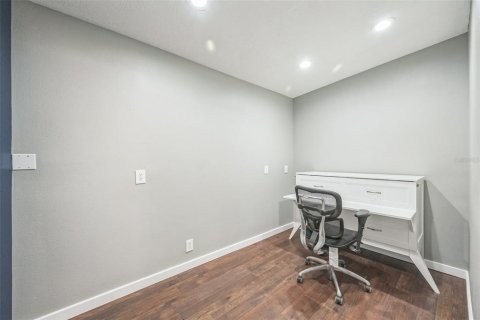 House in Tampa, Florida 3 bedrooms, 165.83 sq.m. № 1851171 - photo 20