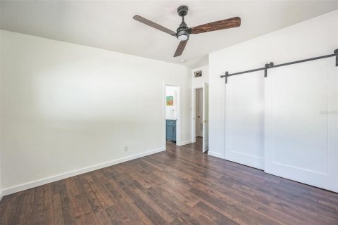 House in Tampa, Florida 3 bedrooms, 165.83 sq.m. № 1851171 - photo 11