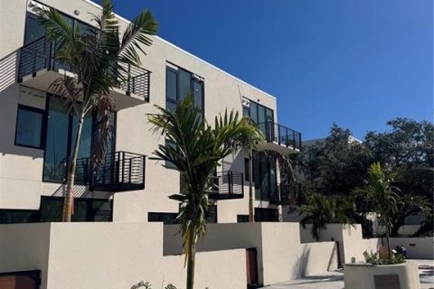 Copropriété à vendre à Sarasota, Floride: 2 chambres, 123.1 m2 № 2420235 - photo 4
