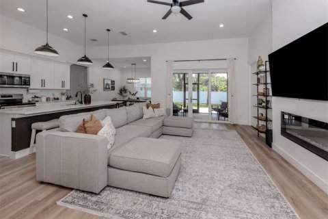 House in North Port, Florida 3 bedrooms, 169.64 sq.m. № 1784503 - photo 4