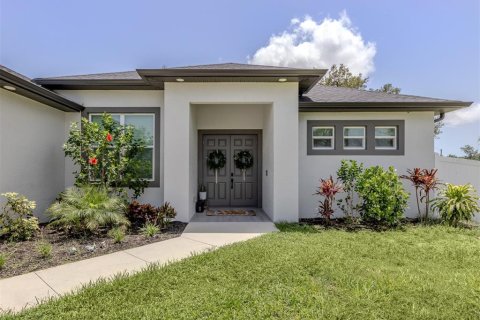 House in North Port, Florida 3 bedrooms, 169.64 sq.m. № 1784503 - photo 1