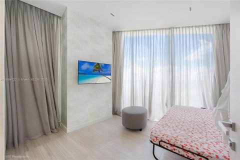 Condominio en venta en Sunny Isles Beach, Florida, 4 dormitorios, 297.84 m2 № 1944258 - foto 12