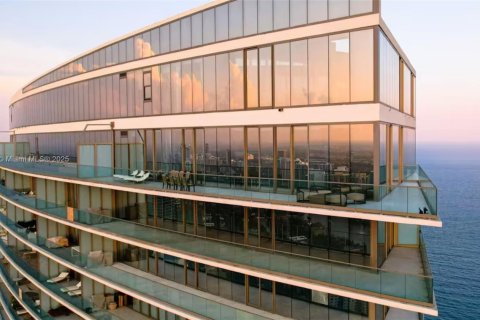 Condominio en venta en Sunny Isles Beach, Florida, 4 dormitorios, 297.84 m2 № 1944258 - foto 1