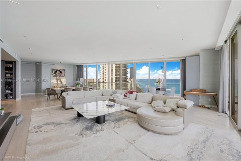 Condominio en venta en Sunny Isles Beach, Florida, 4 dormitorios, 297.84 m2 № 1944258 - foto 4