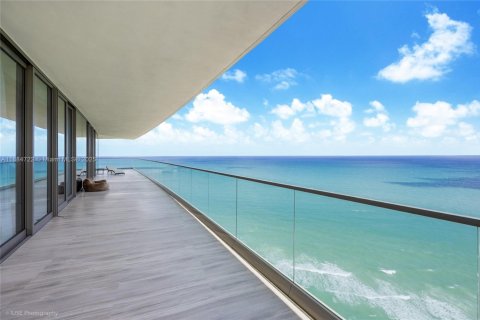 Condominio en venta en Sunny Isles Beach, Florida, 4 dormitorios, 297.84 m2 № 1944258 - foto 8